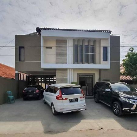 Jatiwangi Syariah Guest House Mitra Reddoorz Majalengka Kültér fotó